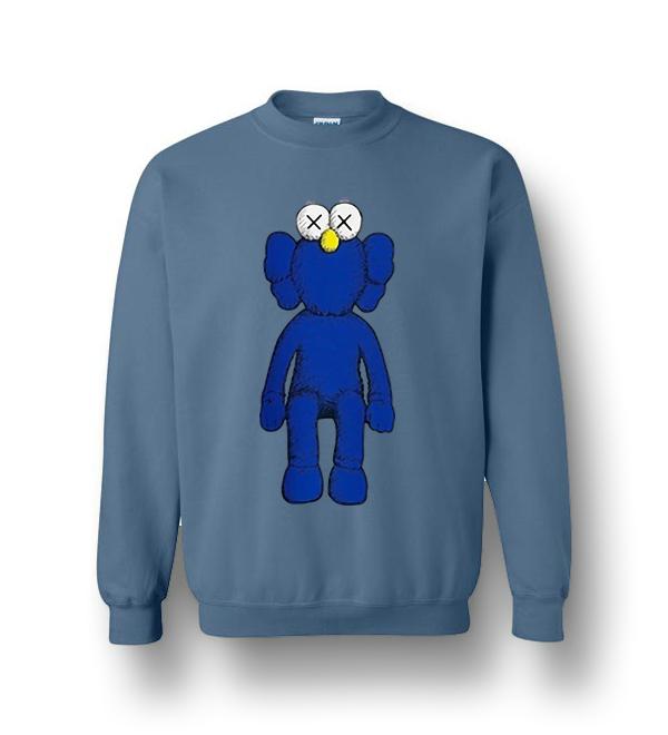 crew neck uniqlo x kaws
